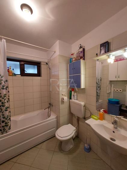 Apartament cu 3 camere decomandat, mobilat în Titan