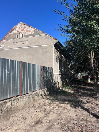 Casă individuală cu 2 camere cu Teren 1666 Mp în Ictar-Budinți
