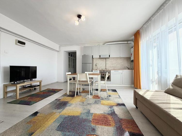Apartament cu 3 camere semidecomandat în Drumul Taberei