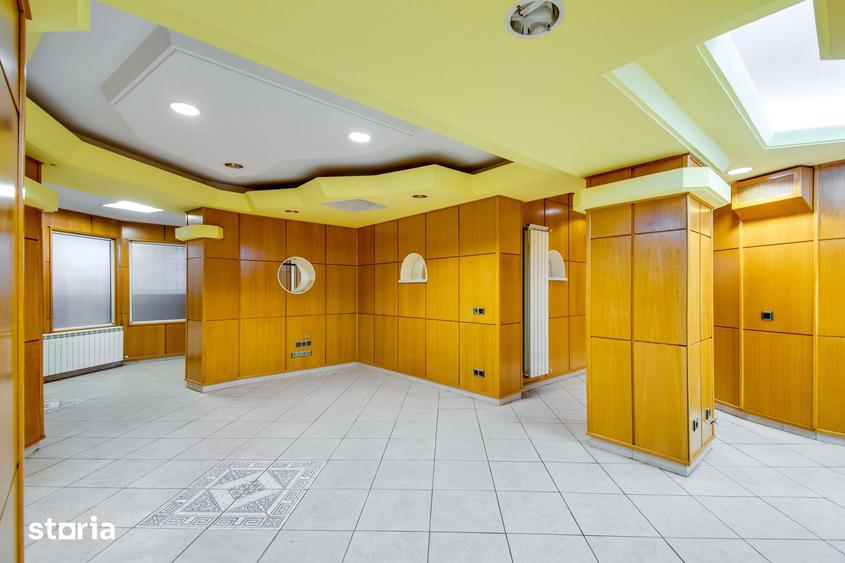 Apartament cu 4 camere decomandat în Armeneasca