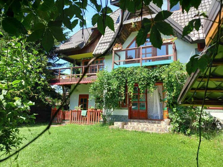 Casă cu 6 camere cu Teren 6060 Mp în Căsoi