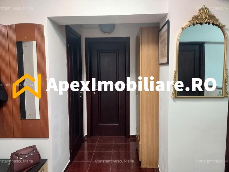 Apartament cu 3 camere decomandat, mobilat în Decebal