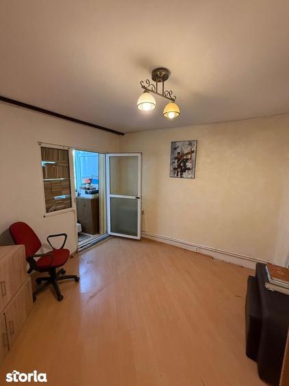 Apartament cu 3 camere decomandat în Canta