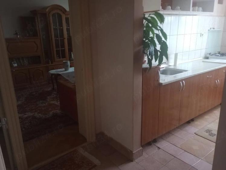 Apartament cu 2 camere semidecomandat în Calea București