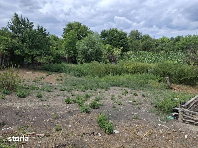 Casă cu 2 camere cu Teren 400 Mp în Central
