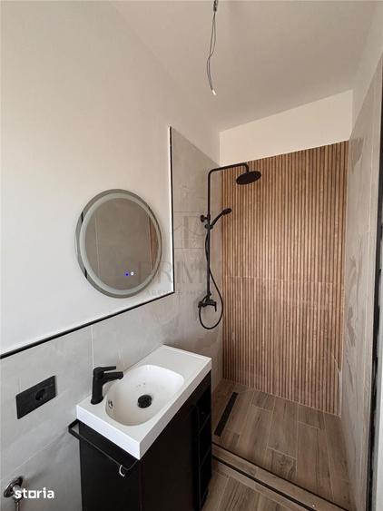 Casă cu 4 camere cu Teren 378 Mp în Central