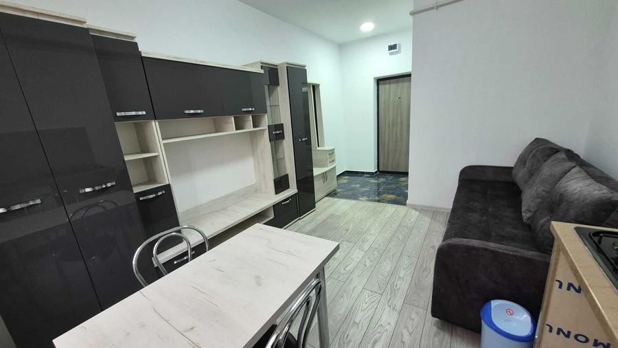 Garsonieră decomandată în Central