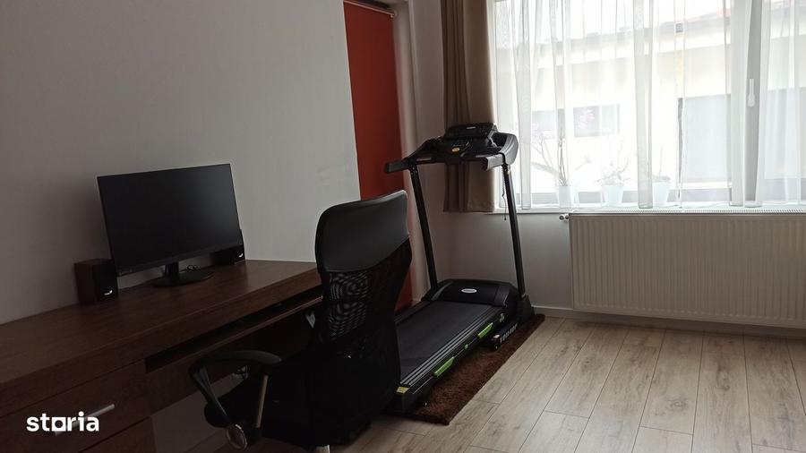 Casă cu 4 camere cu Teren 250 Mp în Florești