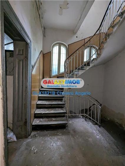 Casă cu 10 camere cu Teren 521 Mp în Cișmigiu