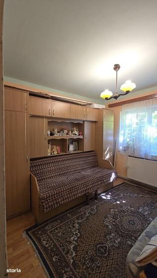 Apartament cu 3 camere decomandat în Vitrometan