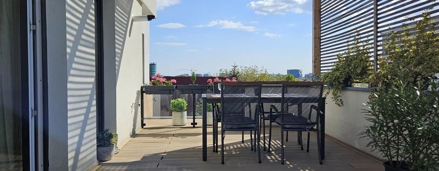Apartament cu 3 camere decomandat în Pipera