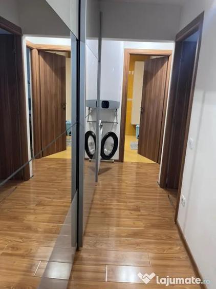 Apartament cu 3 camere decomandat, mobilat în Craiovița Nouă