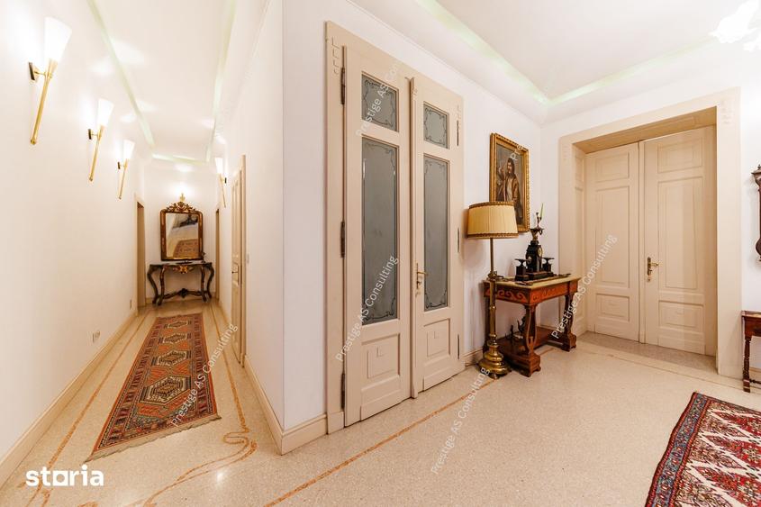 Apartament cu 4 camere în Central