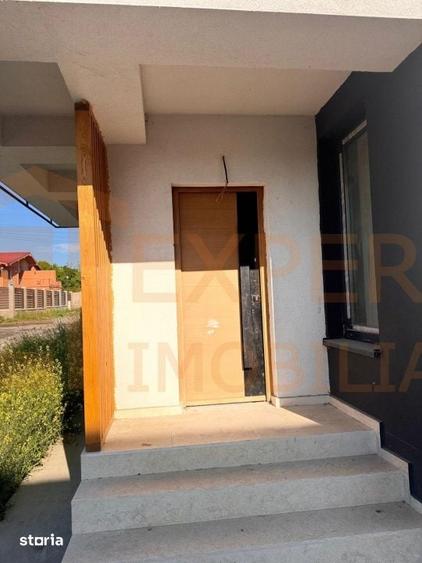 Casă cu 4 camere cu Teren 214 Mp în Palazu Mare