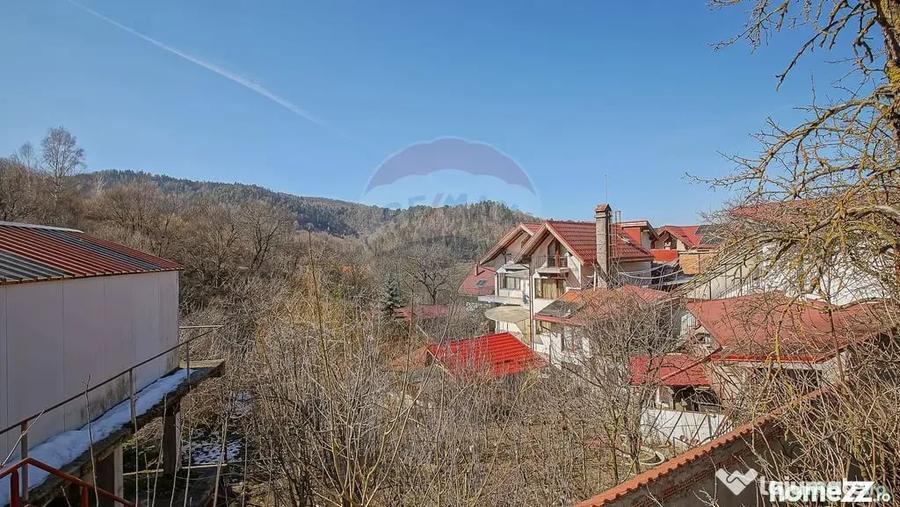 Casă cu 2 camere cu Teren 230 Mp în Centrul Istoric