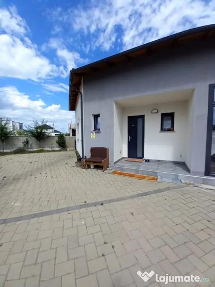 Casă cu 3 camere în Lisaura