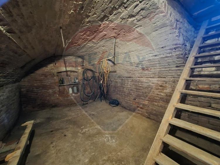 Casă individuală cu 3 camere cu Teren 1440 Mp în Central