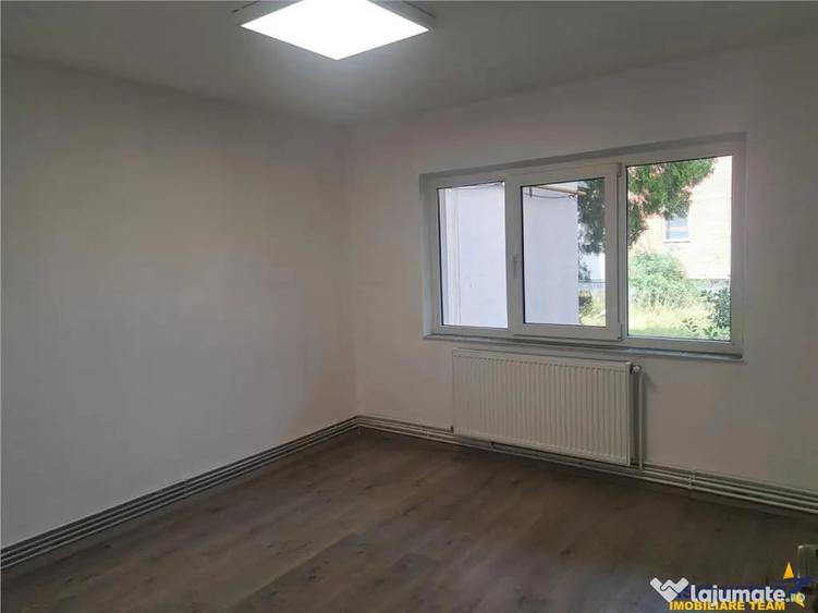 Spațiu comercial, de 54 mp, în Central