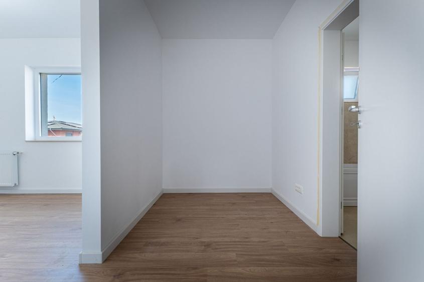Apartament cu 3 camere decomandat în Metalurgiei
