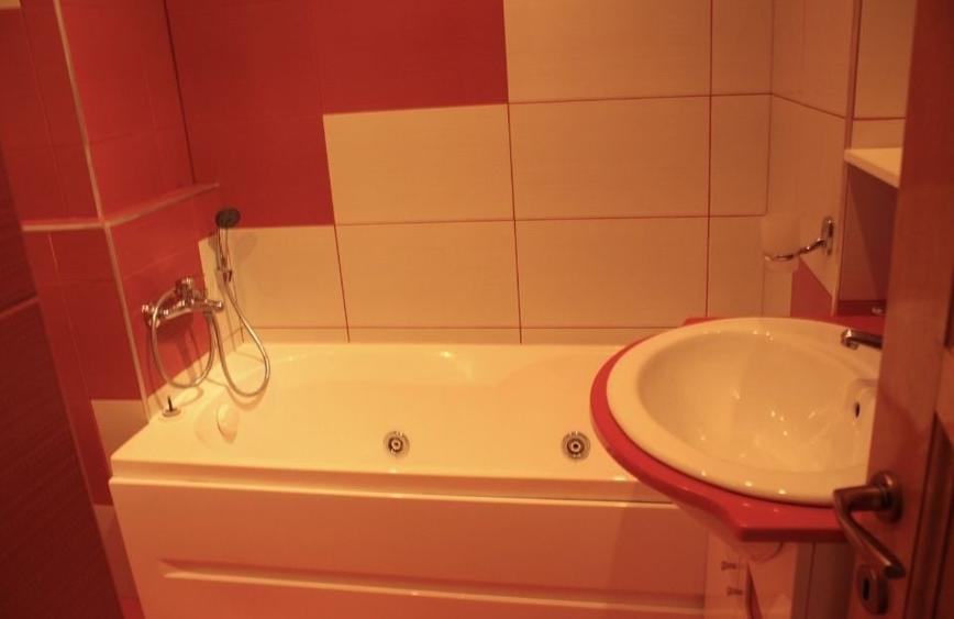 Apartament cu 2 camere decomandat în Ultracentral