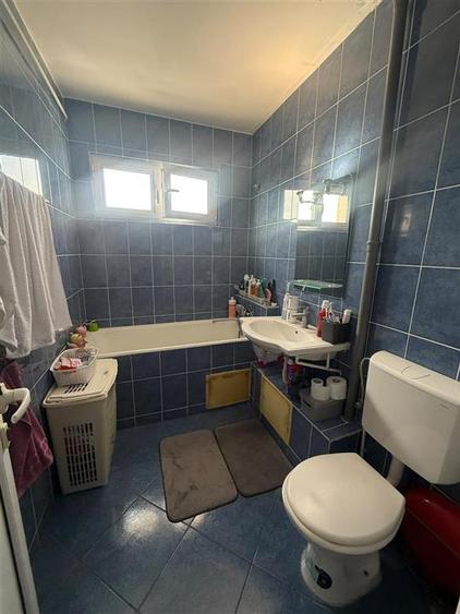 Apartament cu 2 camere decomandat în Podu Roș