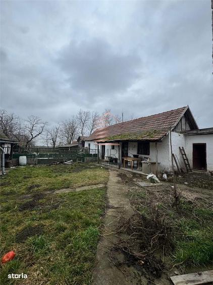 Casă cu 4 camere cu Teren 2000 Mp în Central