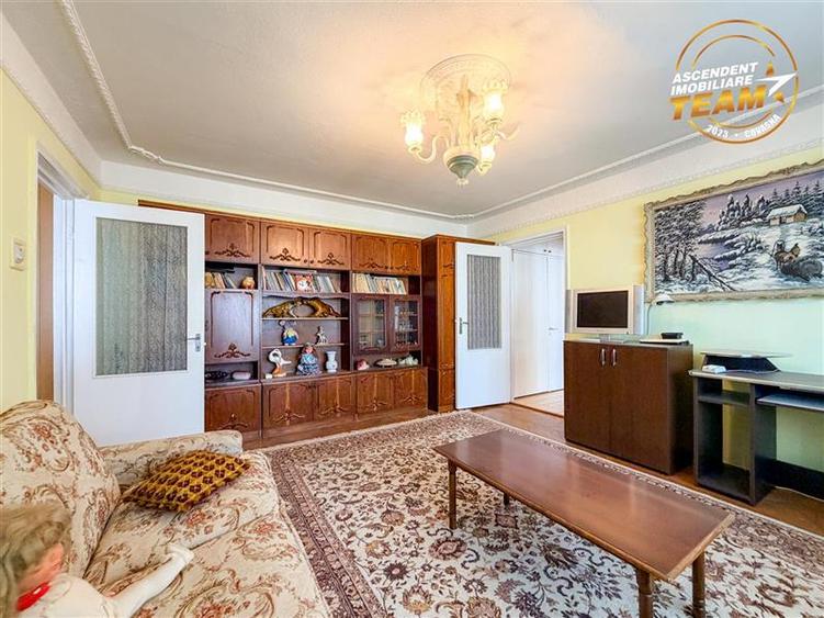 Apartament cu 3 camere nedecomandat în Gării
