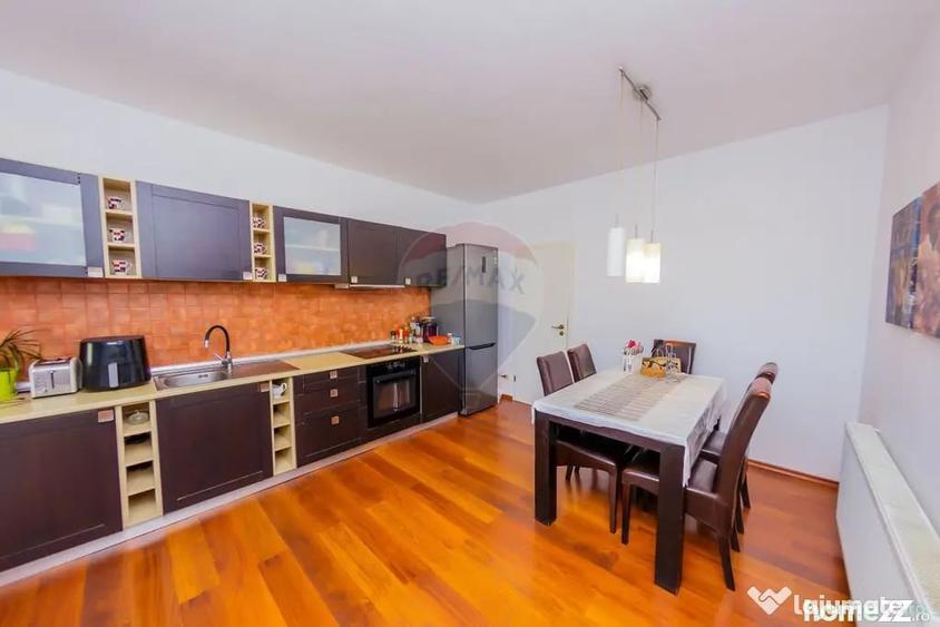 Casă cu 5 camere cu Teren 600 Mp în Central