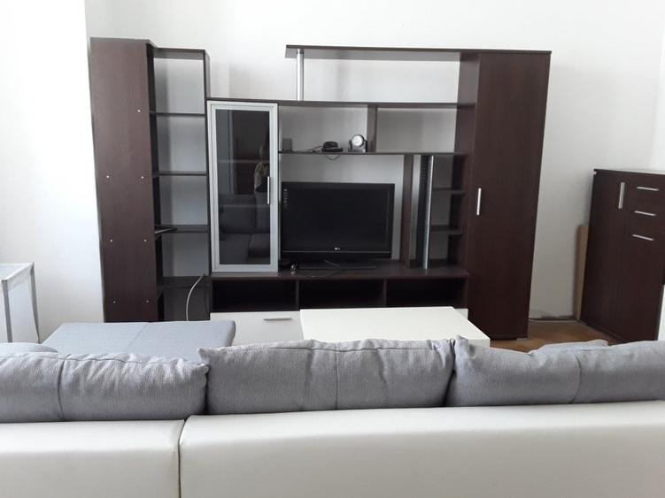 Apartament cu 2 camere semidecomandat, mobilat în Universitate