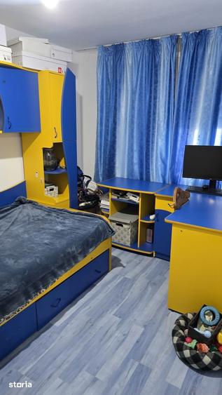 Apartament cu 3 camere în Micro 17