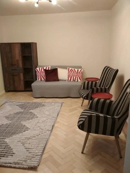 Apartament cu 3 camere decomandat în Torontalului