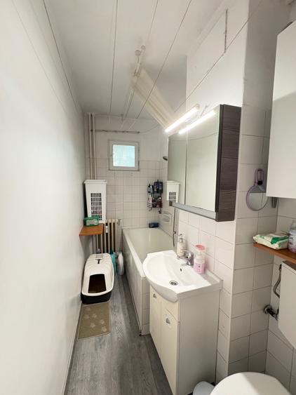 Apartament cu 3 camere semidecomandat în Circumvalațiunii