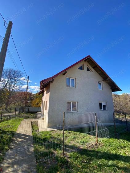 Casă cu 4 camere cu Teren 400 Mp în Adâncata