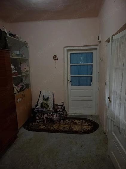 Casă cu 3 camere cu Teren 500 Mp în Central