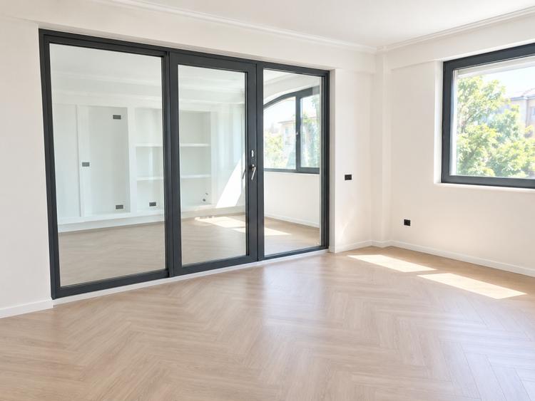 Apartament cu 3 camere decomandat în 1 Mai