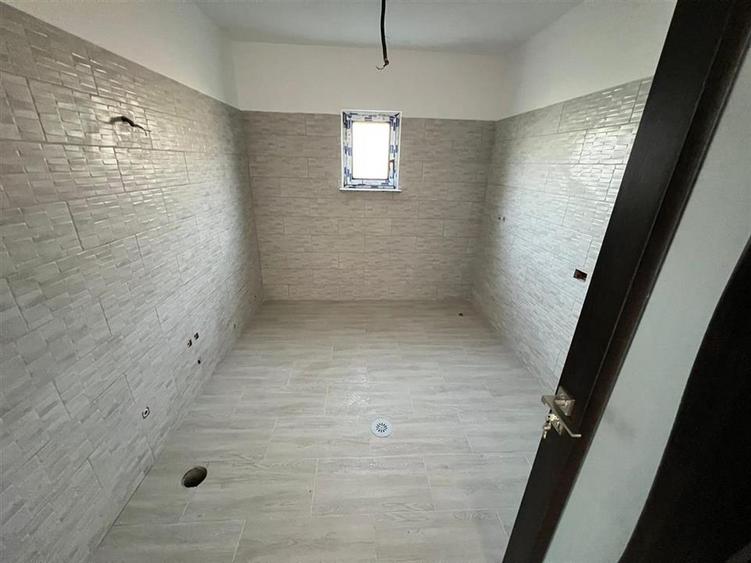 Casă individuală cu 3 camere cu Canalizare în Exterior Vest