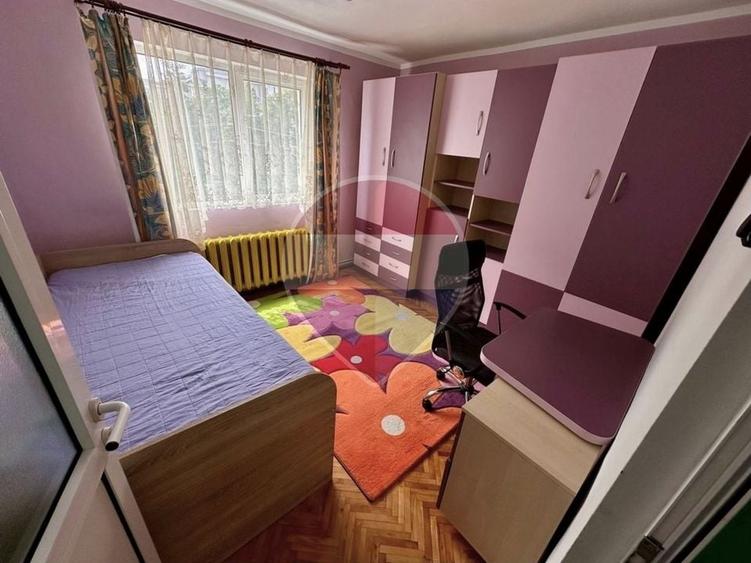 Apartament cu 3 camere decomandat, mobilat în Mărăști