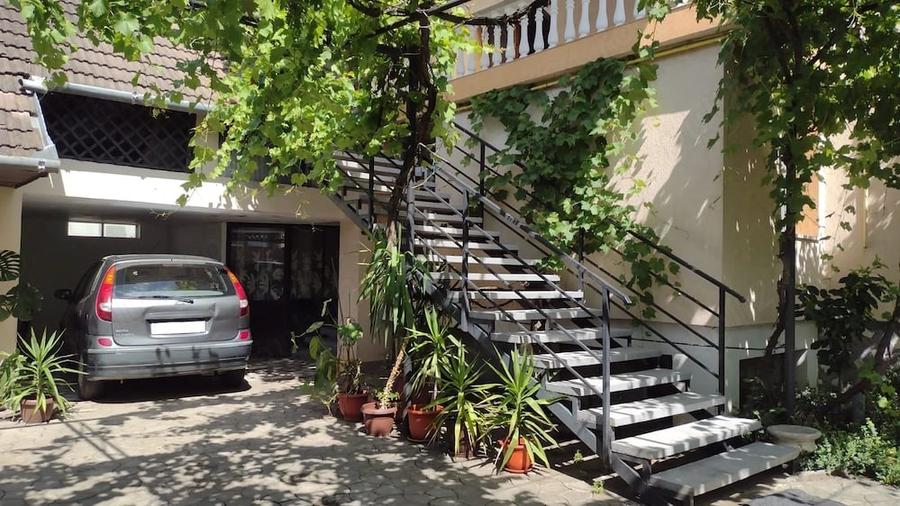 Casă cu Teren 1378 Mp în Utvin