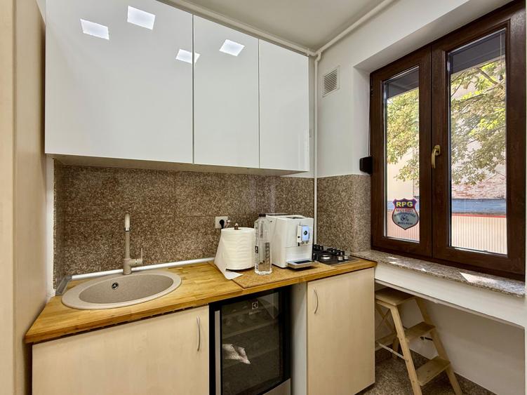 2 camere  Central  Renovat complet  Garaj + Boxă  Centrala+incalzire pardoseala - 5