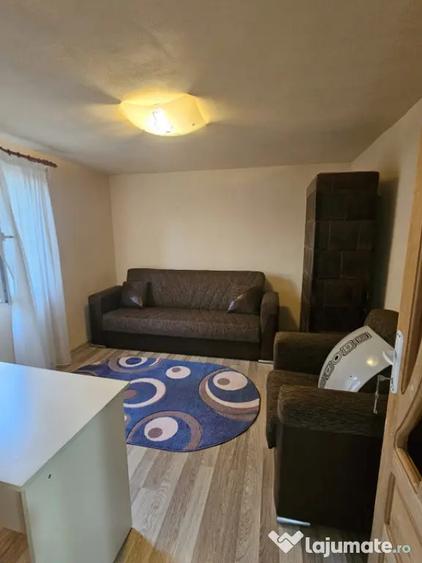 Casă cu 3 camere cu Teren 1090 Mp în Pielești