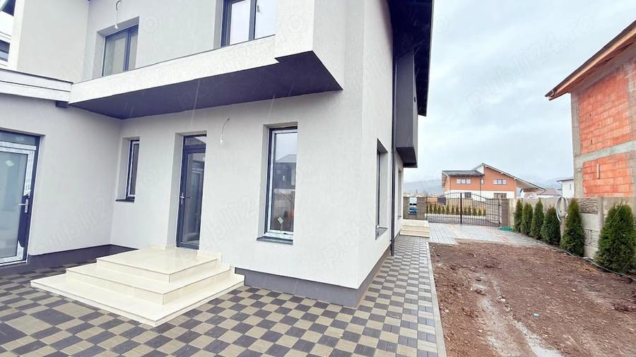 Casă cu Teren 511 Mp în Cristian