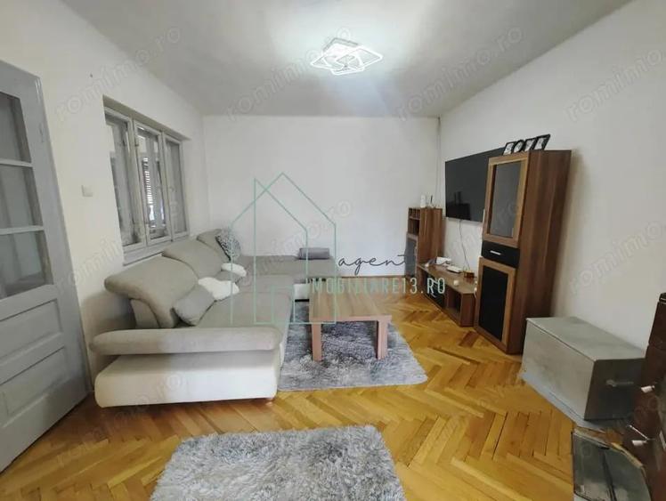 Casă cu 4 camere cu Teren 1201 Mp în Central