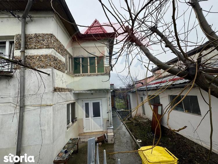 Casă cu 5 camere cu Teren 463 Mp în Bariera Vâlcii