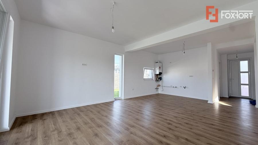 Duplex cu 5 camere cu Canalizare în Moșnița Nouă