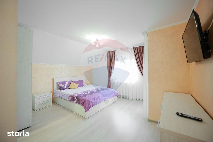 Casă cu 7 camere cu Teren 600 Mp în Sânmartin