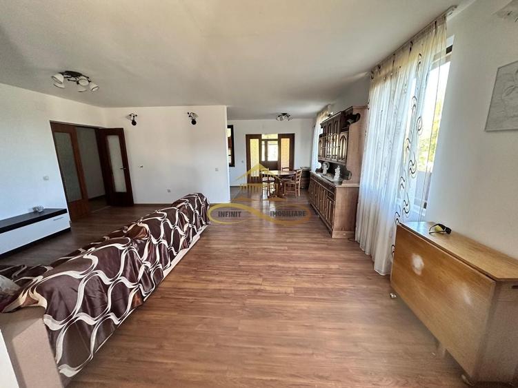 Casă cu 4 camere cu Canalizare în Siretu (Săucești)