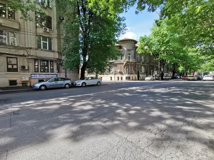 Spațiu comercial, de 40 mp, în P-ța Universității