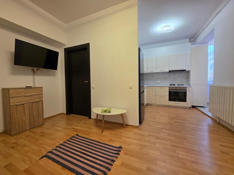 Apartament cu 2 camere semidecomandat în Universitate