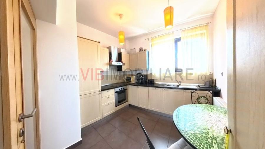 Apartament cu 3 camere semidecomandat, mobilat în Kiseleff