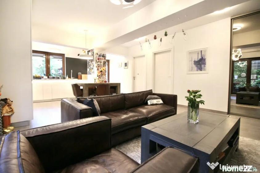 Apartament cu 4 camere semidecomandat în Grădina Icoanei